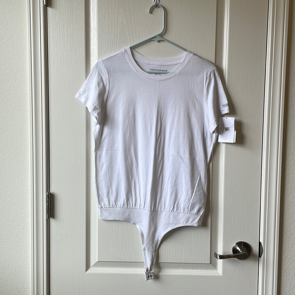 NWT Women's Calvin Klein Jeans white t-shirt bodysuit